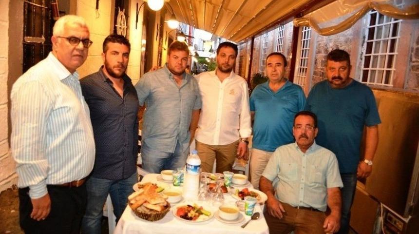 Ayvalık Esnaf Odası&rsquo;ndan İftar