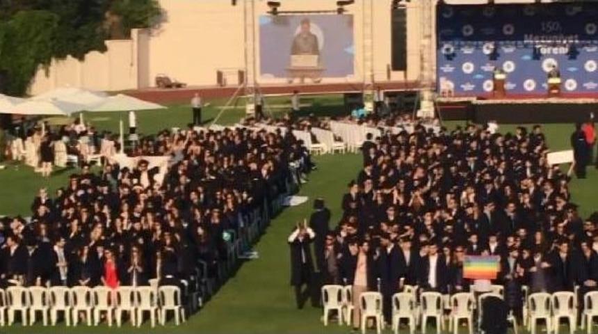 Boğazi&ccedil;i &Uuml;niversitesi Mezuniyet T&ouml;reninde Rekt&ouml;re Protesto