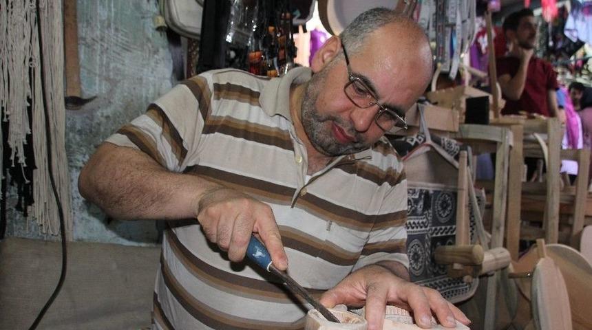 K&ouml;mbenin Vazge&ccedil;ilmezi "tahta Kalıplar"