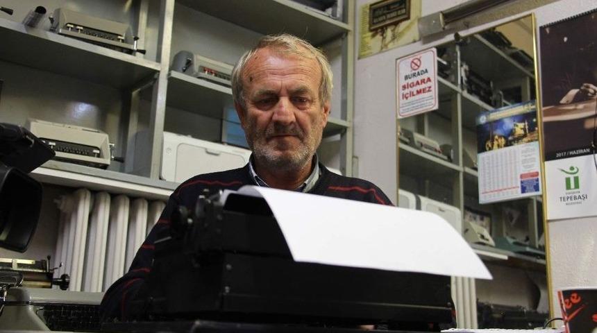 (&ouml;zel Haber) 45 Yıldır Daktilolara Hayat Veriyor
