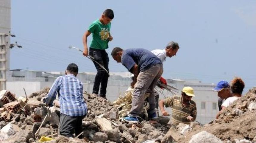 Molozda Ekmek M&uuml;cadelesi