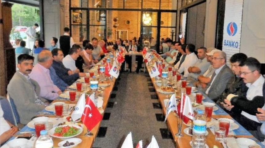 Başak Trakt&ouml;r&uuml;n Ankara B&ouml;lge Bayileri İftarda Buluştu