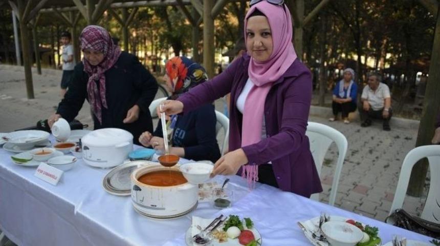 Gediz&rsquo;de Tarhana Pişirme Yarışması Kayıtları Başladı