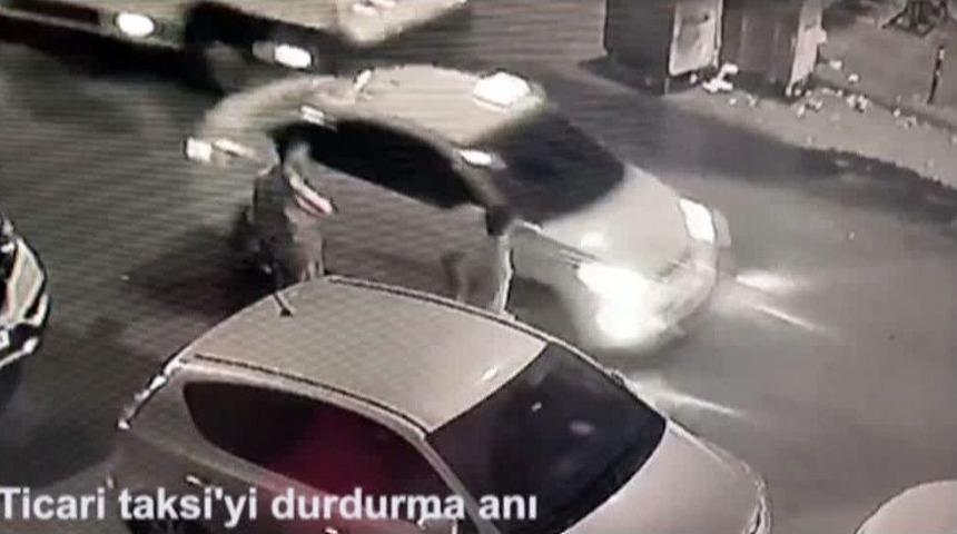 &Uuml;mraniye&rsquo;de Boğazına Bı&ccedil;ak Dayadıkları Taksiciyi Gasp Eden Ş&uuml;pheliler Tutuklandı