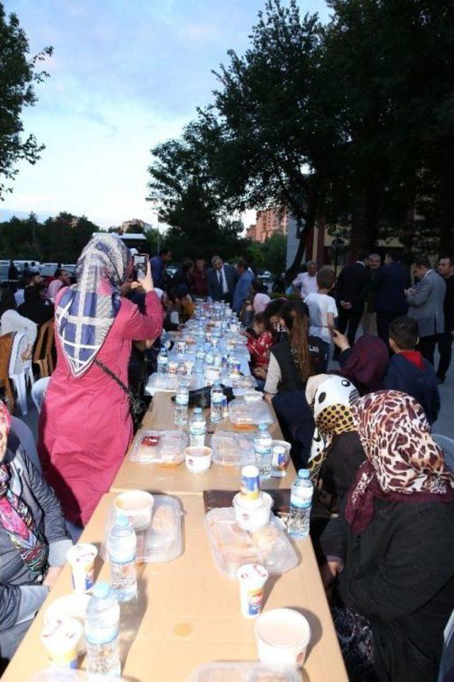 Başkan &Ccedil;elik İftarını 5 Bin Kişiyle Birlikte A&ccedil;tı 2
