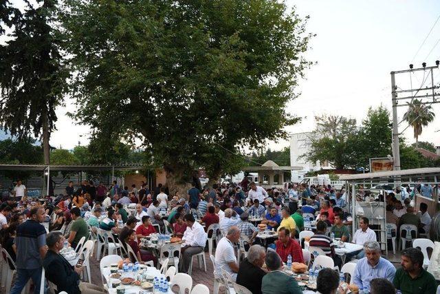 Başkan B&ouml;cek, Bahtılı Mahallesi&rsquo;nde İftar Yaptı 1