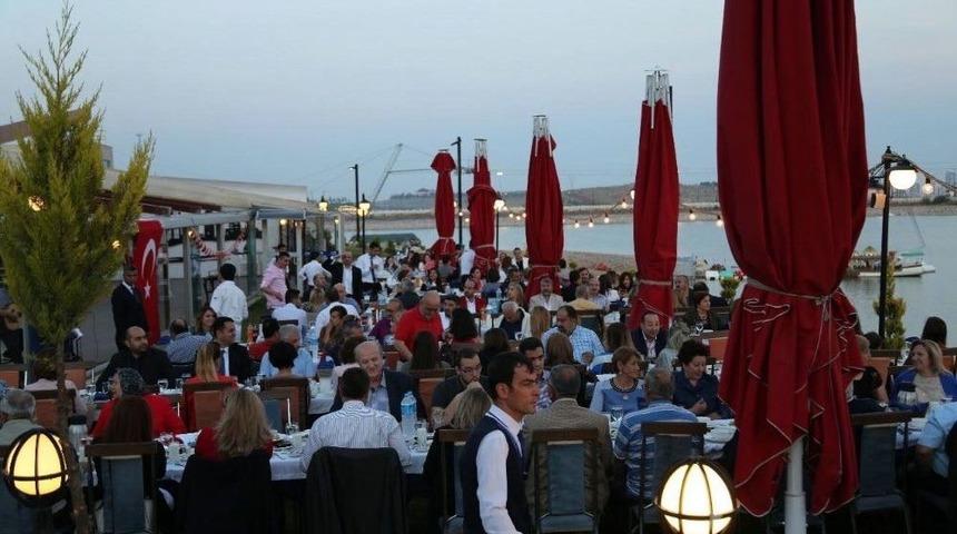 Gaziantep Lisesi Mezunları İftarda Buluştu