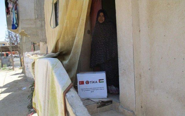 Tika&rsquo;dan Filistin&rsquo;e Gıda Yardımı 3