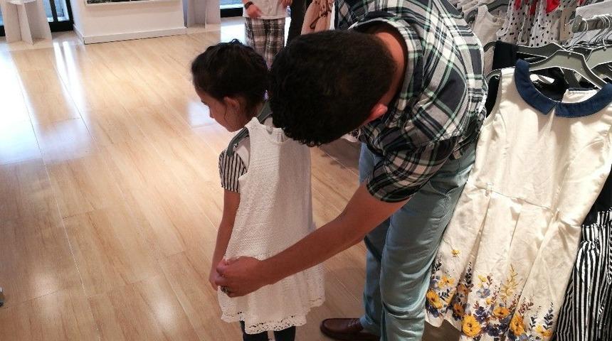 İhtiya&ccedil; Sahibi 225 &Ccedil;ocuk Bayramlık Elbiselerle Sevindirildi