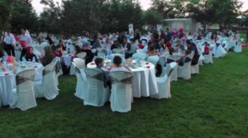 Standard Profil Grubu D&uuml;zce Ailesi Gelenekselleşen İftar Yemeklerinde Buluştu
