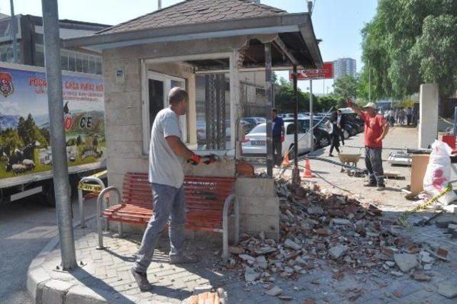 Şehit Polis Fethi Sekin'in Görev Yaptığı Kulübe Yıkıldı