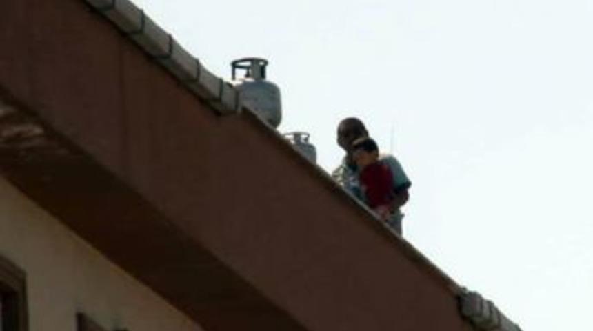 (&ouml;zel) Esenyurt&rsquo;ta Sinir Krizi Ge&ccedil;iren Baba Dehşet Sa&ccedil;tı