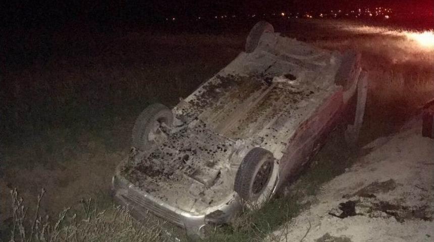 Hafif Ticari Ara&ccedil; Takla Attı: 3 Yaralı