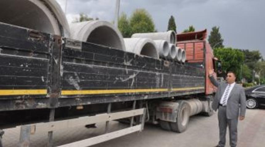 Tarsus&rsquo;ta Kırsal Mahallelere 500 Bin Liralık B&uuml;z Boru Dağıtılıyor