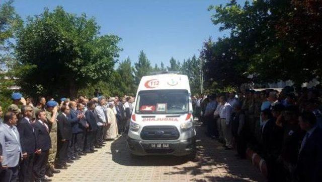 Şehit Korucu, T&ouml;renle Son Yolculuğuna Uğurlandı 3