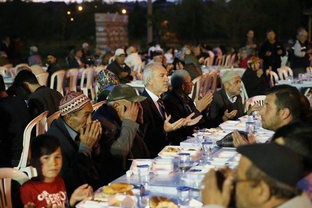 Başkan Kamil Sara&ccedil;oğlu: İftar Sofralarımızı G&uuml;zelleştiren T&uuml;m Hemşehrilerime Teşekk&uuml;r Ediyorum 1