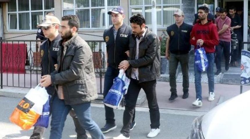 Deaş Iddiasıyla G&ouml;zaltına Alınan 11 Iraklı Adliyeye Sevk Edildi