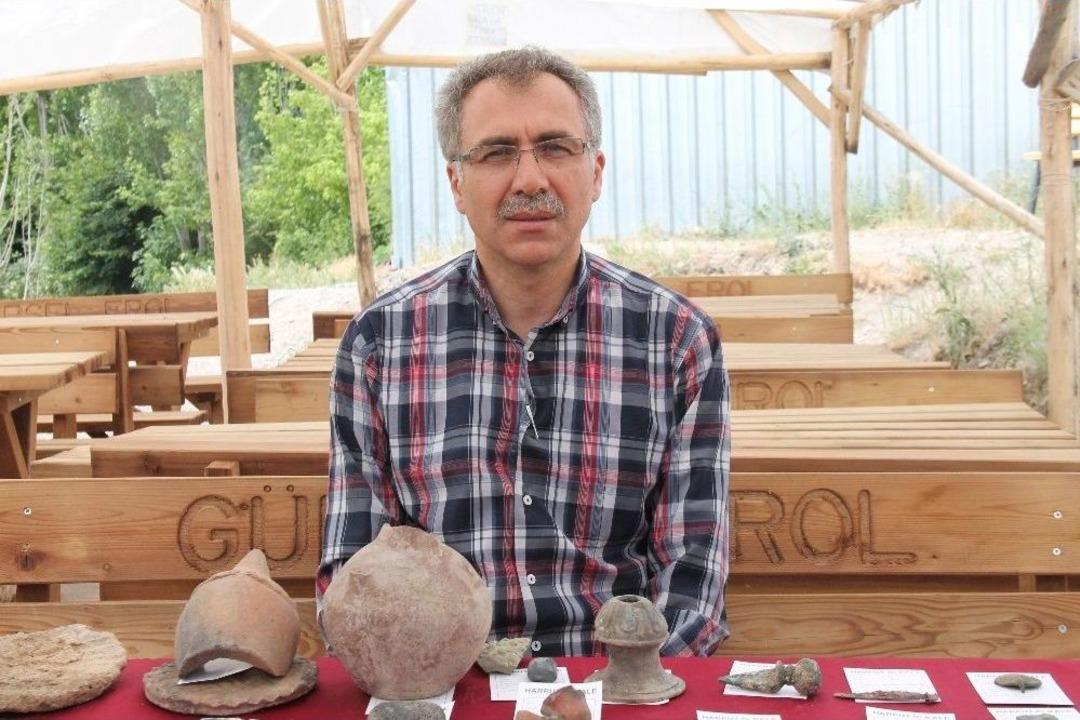 Harput Kazılarında Heyecanlandıran Eserler &Ccedil;ıktı