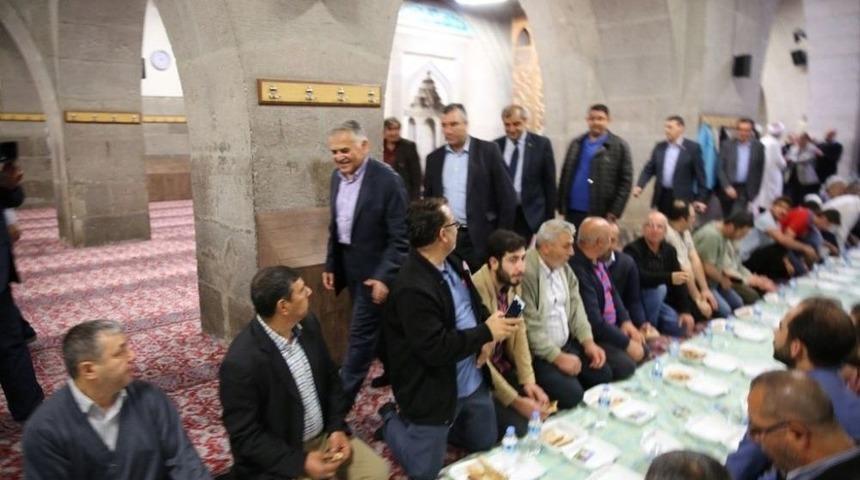 Başkan B&uuml;y&uuml;kkılı&ccedil; Sarımsaklı Ve Hunat Mahallelerinde