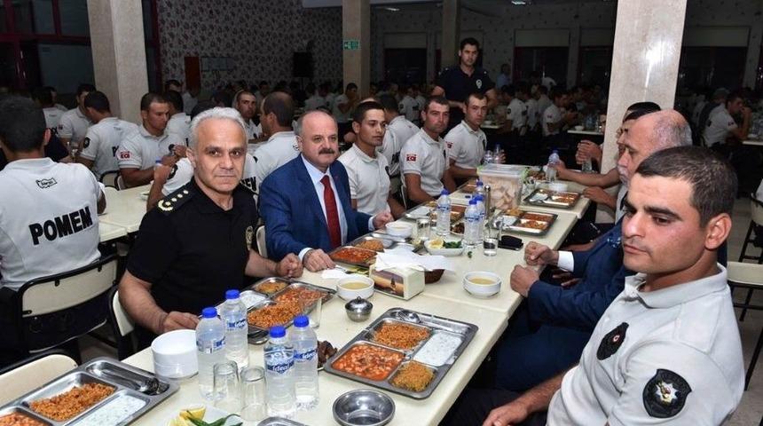 Vali &Ccedil;akacak: "milletimiz Ve Devletimiz G&uuml;venlik G&uuml;&ccedil;lerimizin Omuzları &Uuml;zerinde Y&uuml;kselecek"