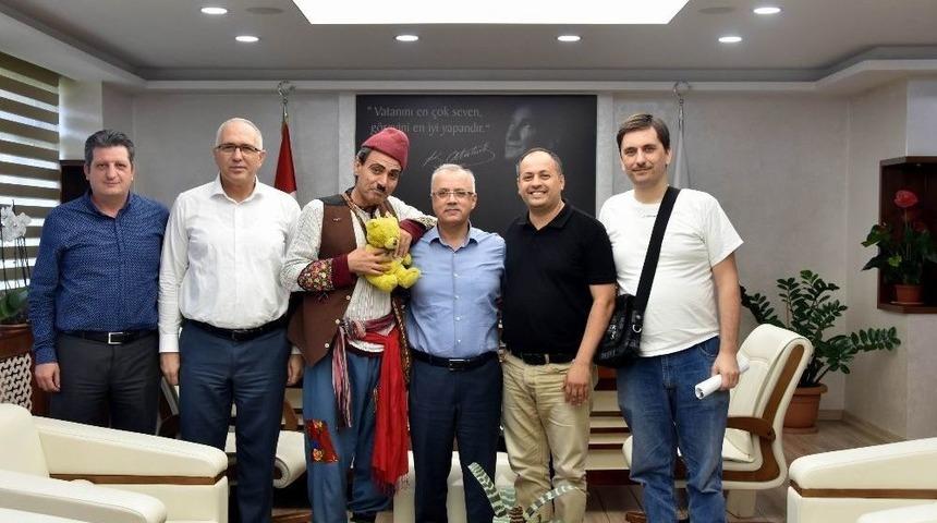 İzmirli Sanat&ccedil;ılar Başkan Kayda&rsquo;ya Veda Etti