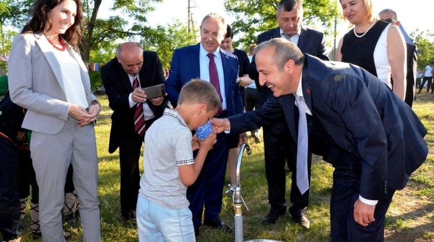 Sel&ccedil;uklu&rsquo;dan Kardeş Şehre Su Kuyusu Desteği