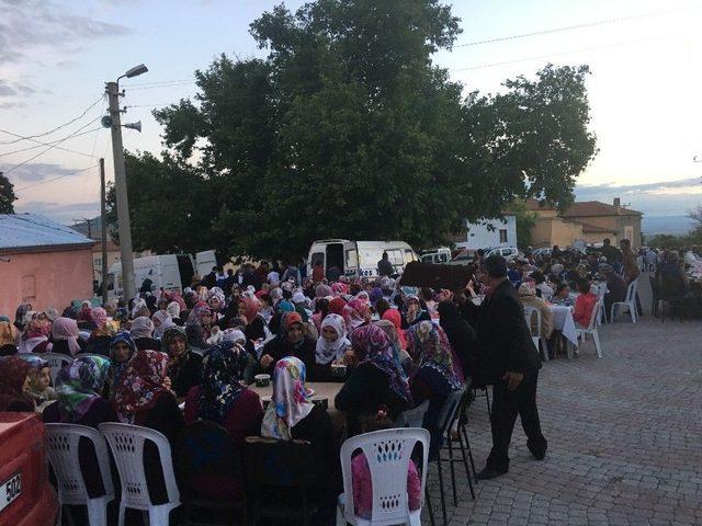 Başkan Cabbar İftarda Yukarı Mahalle Halkının Misafiri Oldu 1