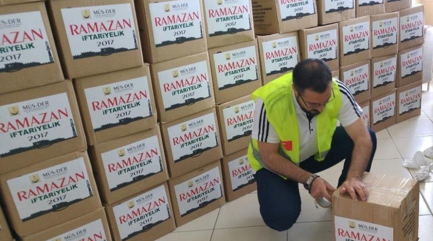 Bayburt&rsquo;tan &Uuml;&ccedil; Kıtaya, İnsanlık İ&ccedil;in Şefkat Eli