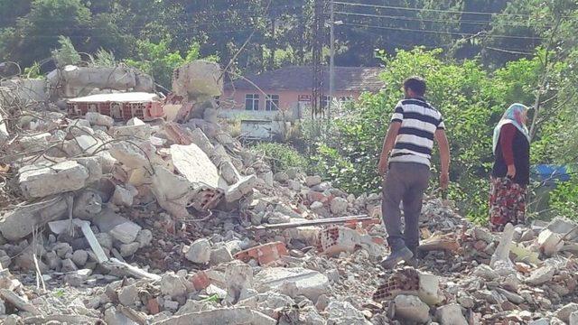 Yıkılan Binalar Vatandaşın Umudu Oldu