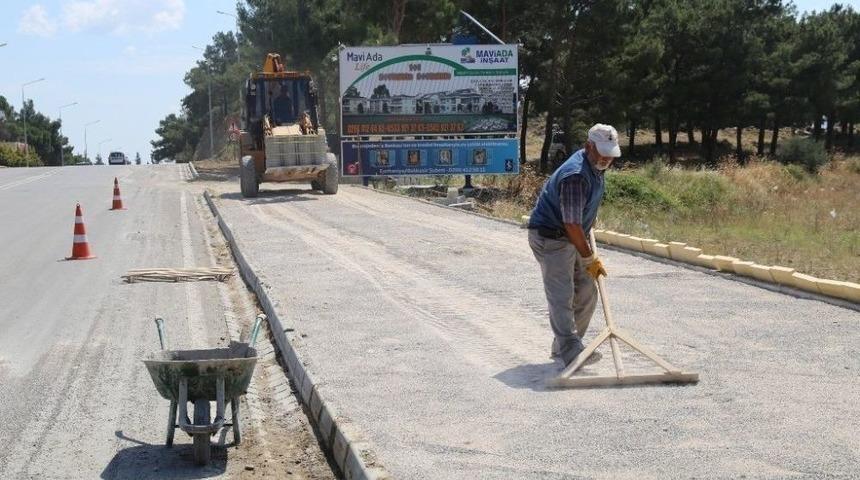 Burhaniye&rsquo;de Engellilere &Ouml;zel Yollar Yapılıyor