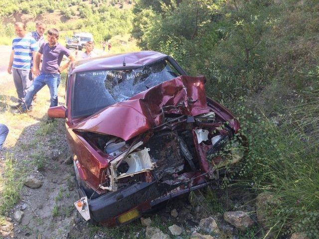 Manisa’da Motosiklet İle Otomobil Kafa Kafaya Çarpıştı: 3 Yaralı