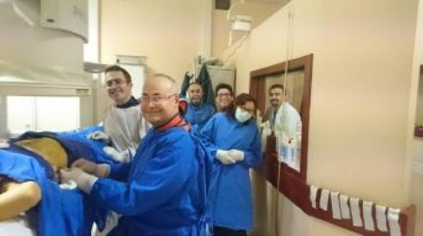 Esog&uuml;&rsquo;de &rsquo;varikosel&rsquo; Rahatsızlığı İ&ccedil;in Ameliyatsız &Ccedil;&ouml;z&uuml;m