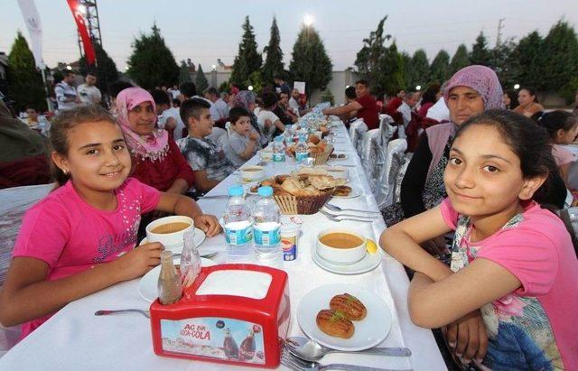 Saruhanlı’da Yetim Çocuklar İftarda Ağırlandı