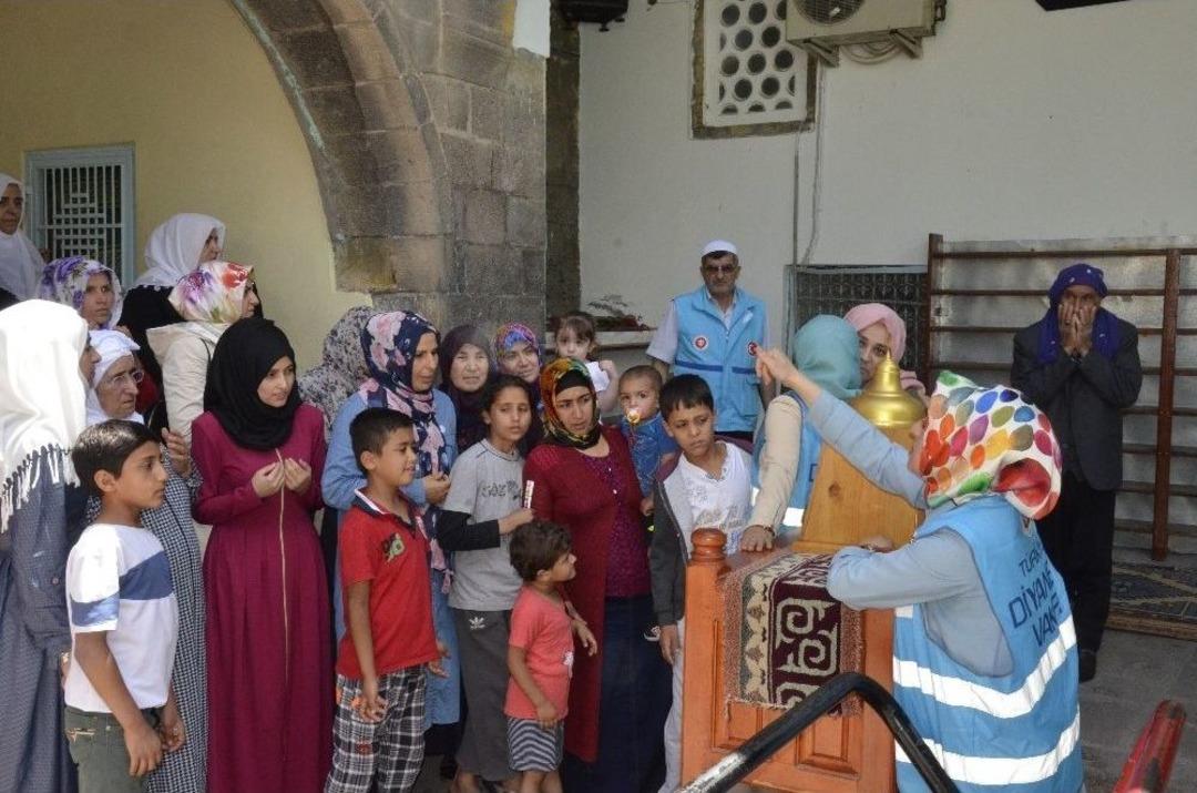 Siverekli Kadınlardan Sakal-ı Şerif&rsquo;e Yoğun İlgi