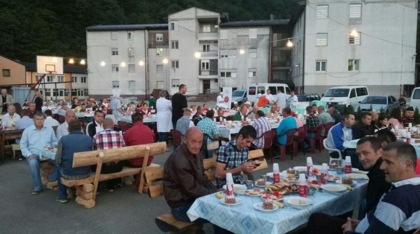 Tika&rsquo;dan Bosna Hersek&rsquo;te &ldquo;g&ouml;n&uuml;l Sofraları&rdquo;