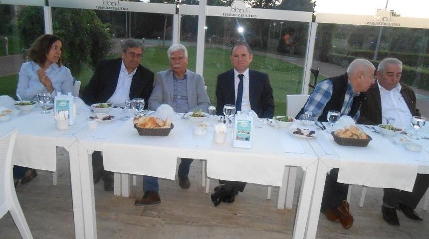 Eskişehirli İş Adamı Oğuz Sever&rsquo;den G&ouml;n&uuml;l Dostlarına İftar Yemeği