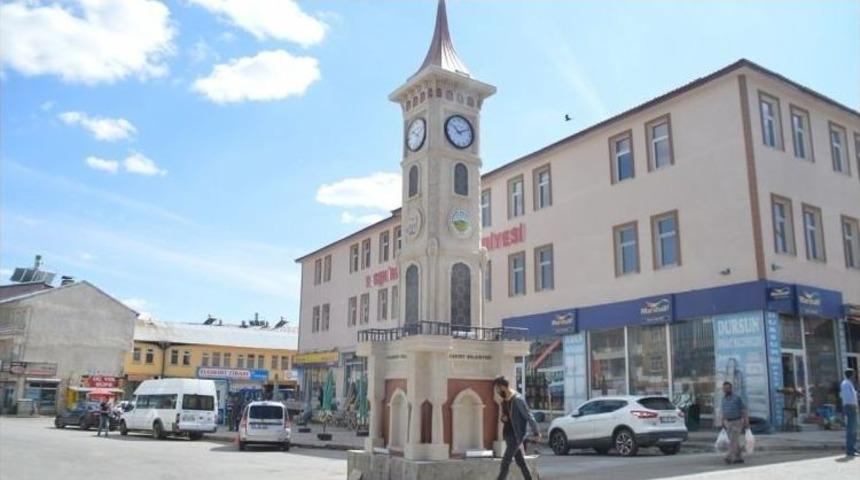 İzmit&rsquo;ten Eleşkirt&rsquo;e Saat Kulesi