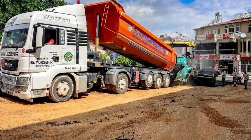 Ak&ccedil;adağ&rsquo;da Asfaltlama &Ccedil;alışmaları