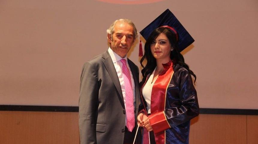 En B&uuml;y&uuml;k Rakibi Kız Kardeşi