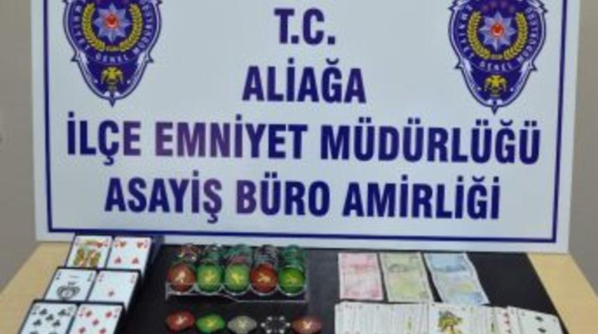 Aliağa&rsquo;da Kıraathanelere Kumar Baskını