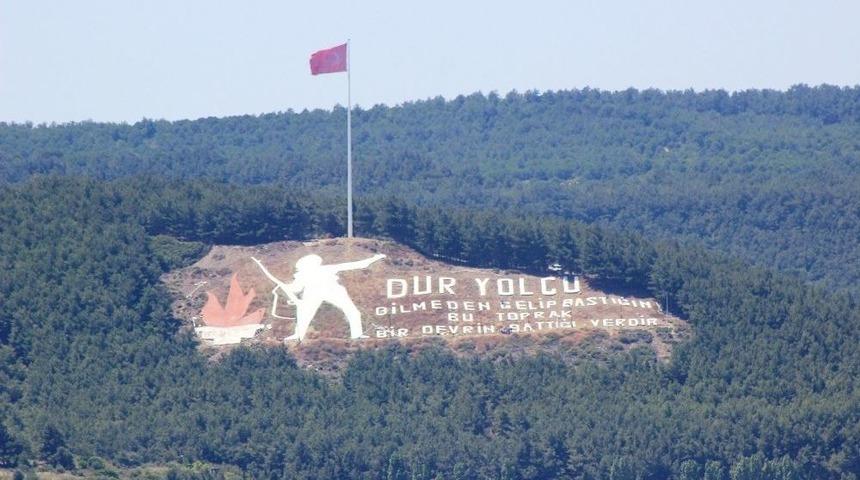 &rsquo;dur Yolcu&rsquo; Simgesindeki T&uuml;rk Bayrağı 13 Metre Daha Y&uuml;kseltildi