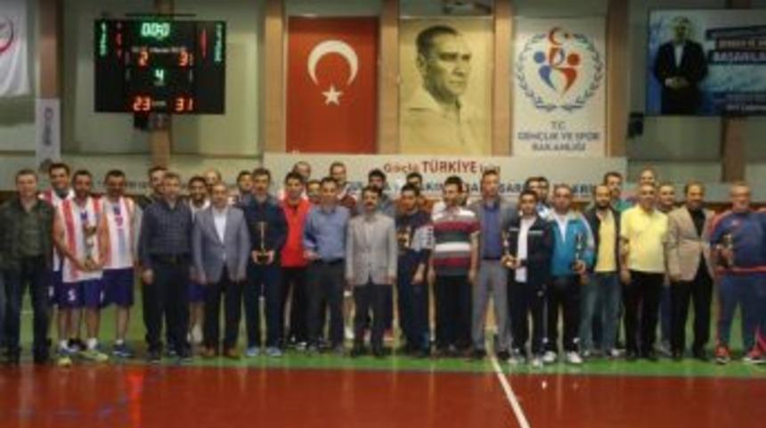Nevşehir’de Veteranlar Basketbol Turnuvası Sona Erdi