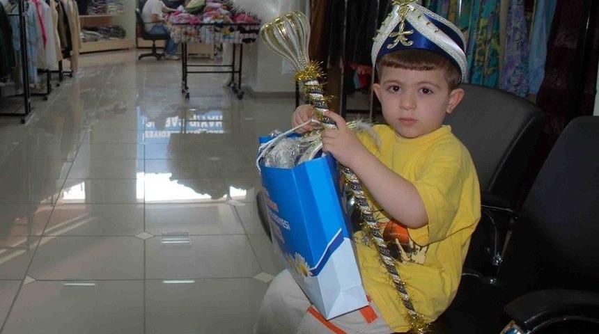 Bağcılar&rsquo;da &ldquo;bayramlıklar Hayır &Ccedil;arşısı&rsquo;ndan&rdquo;