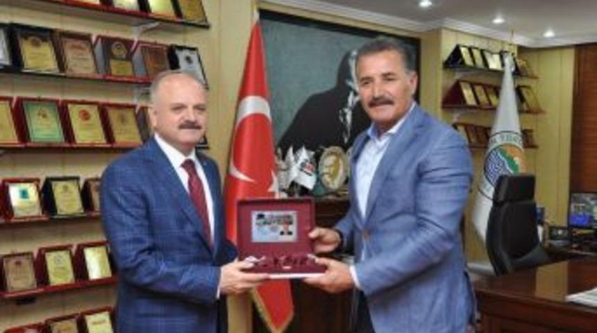 Vali &Ccedil;akacak&rsquo;tan Başkan Tuna&rsquo;ya Veda Ziyareti