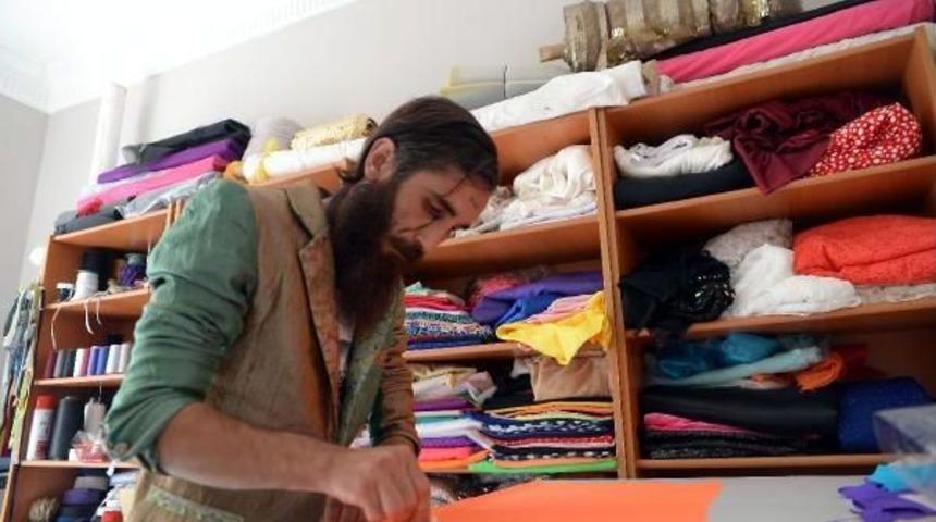 'enayi' D&ouml;vmeli O Tasarımcı Dha'ya Konuştu; "uyuşturucu Satıcısı Değil,sokak G&ouml;zlemcisiyim"