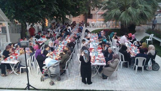 Güngören Belediyesi Engellileri Her Akşam İftar Sofrasında Ağırlıyor