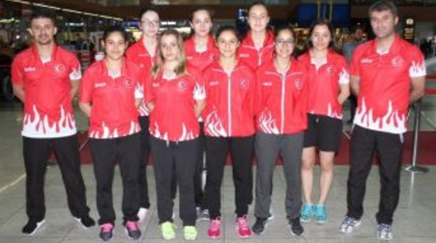 Gen&ccedil; Kadın Masa Tenisi Milli Takımı, Hazırlıklarını Romanya&rsquo;da S&uuml;rd&uuml;recek