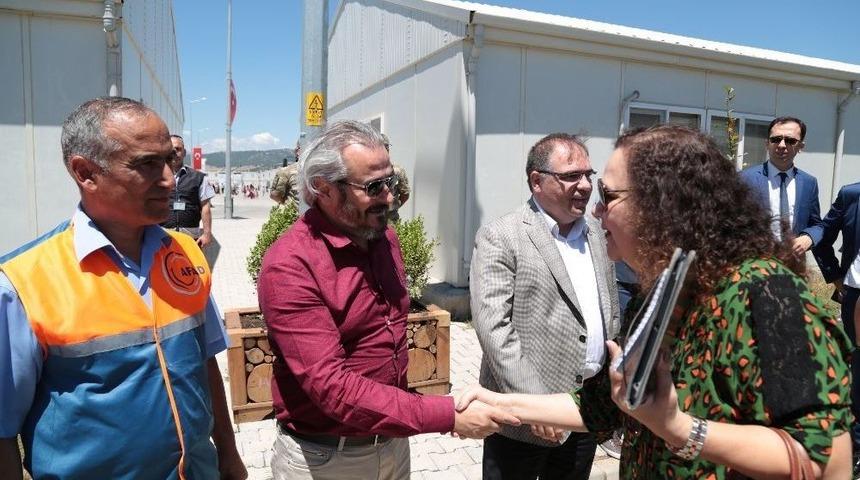 Yabancı Gazeteciler Afad Kahramanmaraş Barınma Merkezi&rsquo;ni Ziyaret Etti