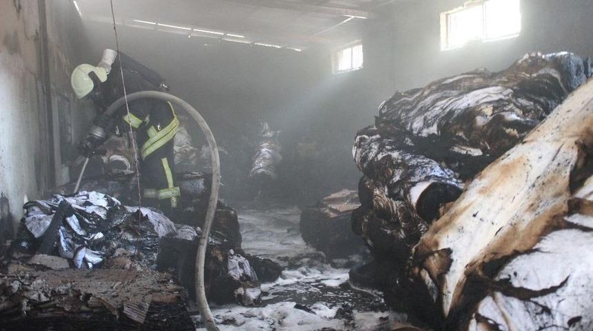 Tekstil Deposunda Yangın