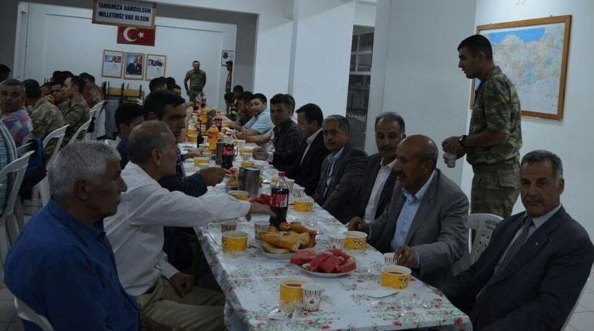 P&uuml;rdef&rsquo;ten İftar Yemeği